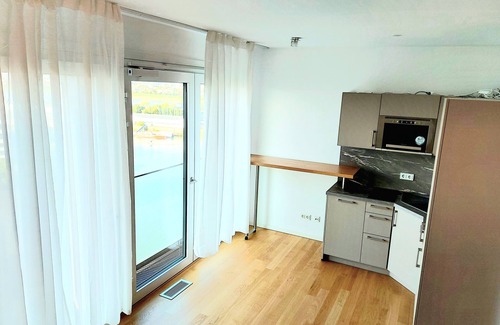 Hafen Apartment | Apartment with river view at the Medienhafen Düsseldorf