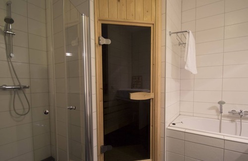 Midsland Apartment | Apartment with sauna, 1.7 km. from beach
