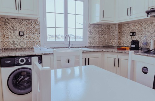 Algiers Apartment | Apartment with sea view and hammam, located at the foot of the magical port of La Perouse