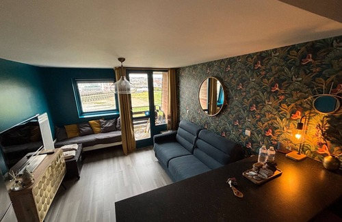 Deauville Apartment | Apartment with sea view, 5 minutes' walk from the beach.