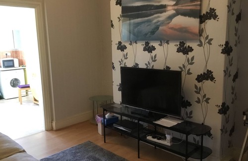 Plymouth Apartment | Apartment with shared garden