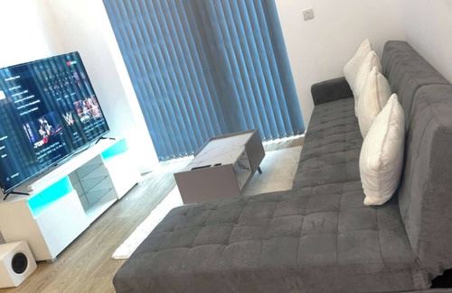 Gascoigne Apartment | Apartment with space in Parking