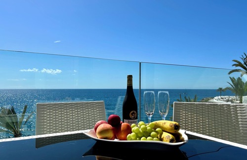 Arguineguin Apartment | Apartment with stunning sea views at the beach