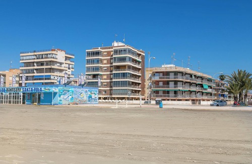 Santa Pola Apartment | Apartment with Stunning Sea Views, Balcony and Wi-Fi