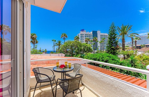 El Madronal Apartment | Apartment with sun terrace, next to the ocean