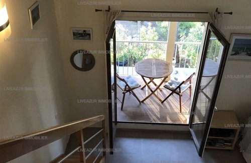 Sanary-sur-Mer Apartment | Apartment with terrace duplex near beach for 4. wifi.