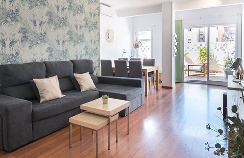 La Font de la Guatlla Apartment | Apartment with terrace a step away from Montjuic