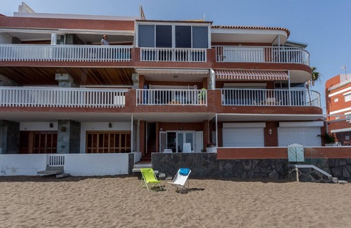 Melenara Apartment | Apartment with Terrace on the Beachfront.