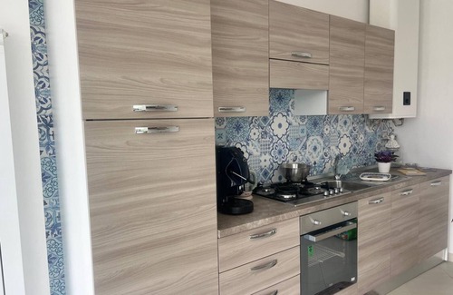 Alvignano Apartment | Apartment with Terrace and Lake View