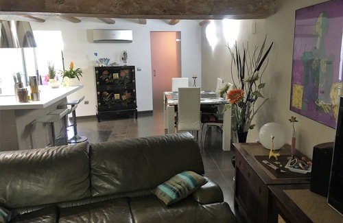 El Pilar Apartment | Apartment with Terrace 2 steps from the Central Market Official License VT-42444-V2