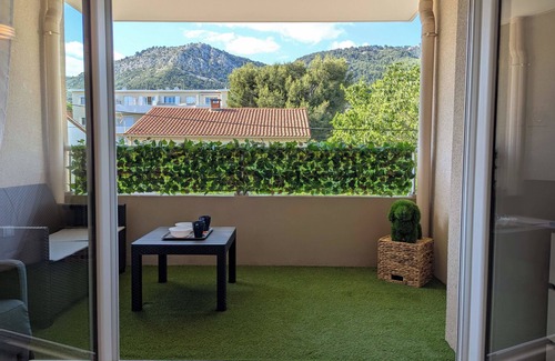 Toulon Apartment | Apartment with terrace in the heart of Toulon
