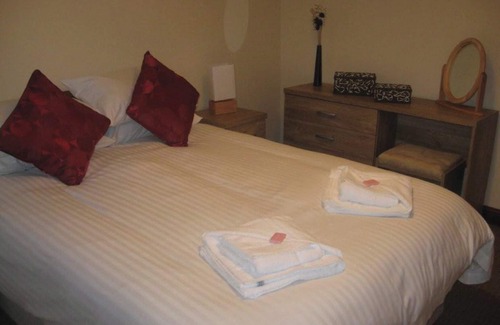 Bondgate Within Apartment | Apartment with two doubles, one twin and one single.