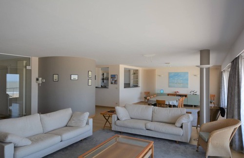 Knokke Apartment | Apartment with views of Sailing Club