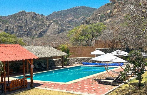 Tepoztlan Apartment | Apartment with View of the Tepoztlán Mountains