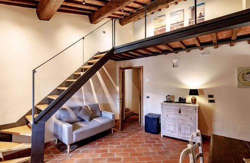 Monteriggioni Other | Apartment with WIFI, A/C, private pool, sauna, hot tub, TV, patio, panoramic view, close to Siena