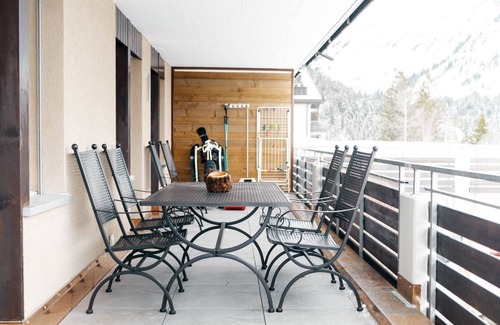 Mitloedi Apartment | Apartment Wohlfühlresidenz by Interhome