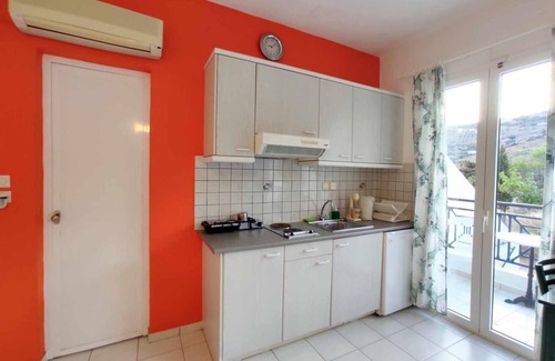 Kipri Apartment | Apartment 'Zefiros - Drift' with Mountain View, Wi-Fi and Air Conditioning