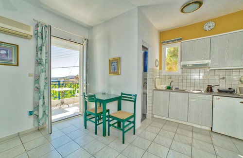 Kipri Apartment | Apartment 'Zefiros - Dusk Sea View' with Sea View, Wi-Fi and Air Conditioning