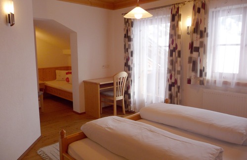 Innervillgraten Apartment | Apartmenthaus Gutwenger, Holiday village views with mountain panorama