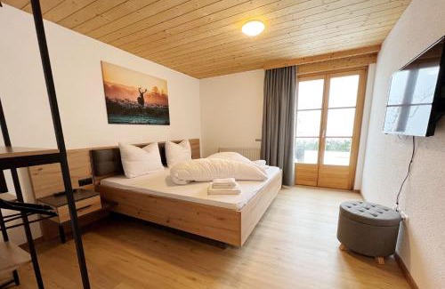 Wald am Arlberg Apartment | Apartmenthaus Matri by Pferd auf Wolke