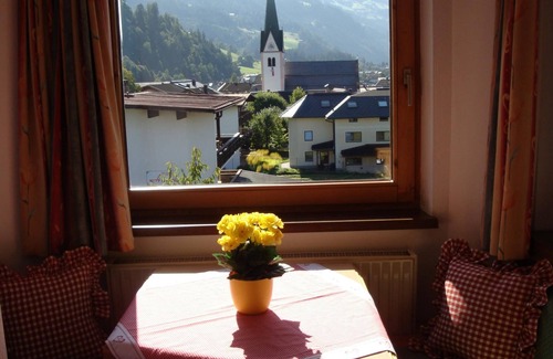 Stumm Apartment | "Apartmenthaus Zentral 4er App Kat A" near the Ski Area with Mountain View