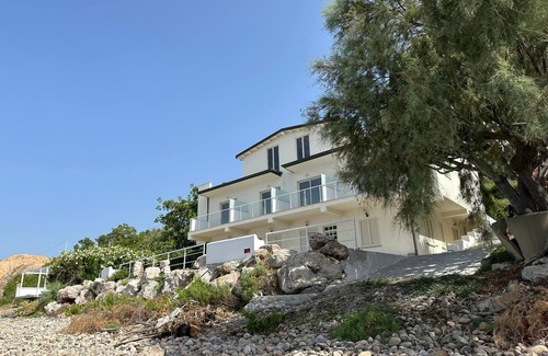 Caronia Apartment | Apartments facing the sea 10 mt
