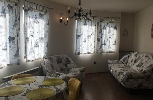 Primorski Apartment | Apartments in Golden Sands park near the sea
