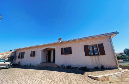 Solenzara Apartment | Apartments in private residence with sea view, quiet and close to shops and beaches.