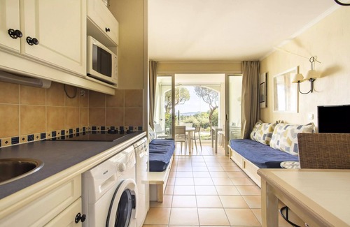 Les Restanques Apartment | Apartments in the Restanques of the Gulf of St Tropez - maeva Home - Spacious 2-room sea view apartment for 5 people - Prestige - super Home