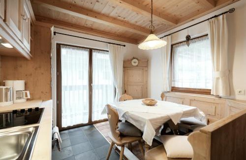 Selva di Val Gardena Apartment | Apartments Isgla