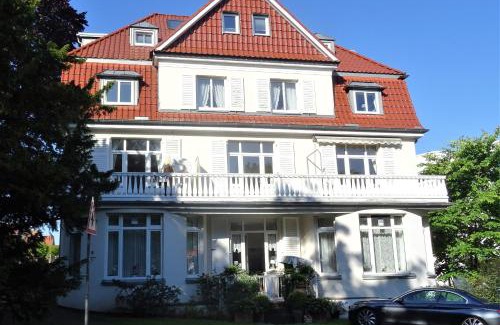 Alt-Travemunde/Ronnau Apartment | Apartments Villa Seeblick Travemünde