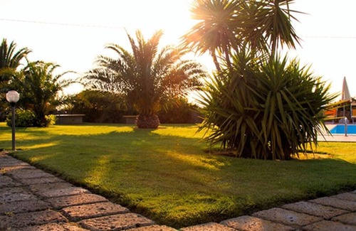 Scarlino Scalo Apartment | Apartments with pool and garden a short distance from the beach.