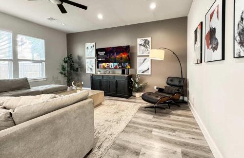 Dallas House | Apartmint at Pennsylvania Ave - Dallas