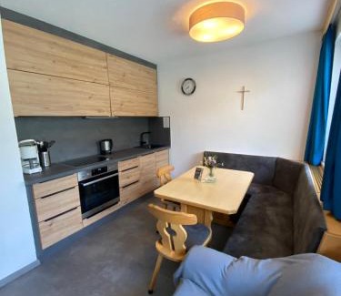 Pfunds Apartment | Aparts Handle und Haus Bergblick
