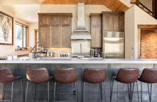 Mountain Village Cabin | Apex | Modern Mountain Getaway with Mountain Views