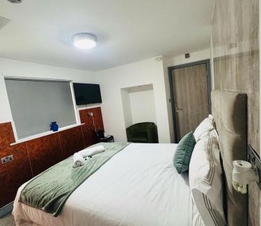 Manchester Hotel | Apex Rooms at Park City