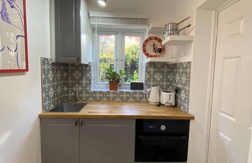 Riverside Apartment | Aphrodite studio next to the river in Central London
