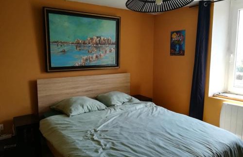 Pagny-sur-Meuse House | Apiculteur loue 2 chambres dans cadre verdoyant