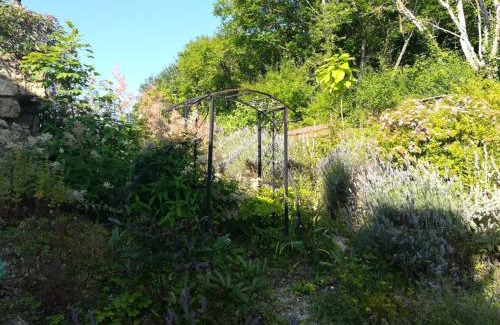 Pagny-sur-Meuse House | Apiculteur loue 2 chambres dans cadre verdoyant