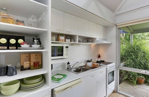 Apollo Bay Apartment | Apollo Bay Beach Bungalow - Couples Retreat