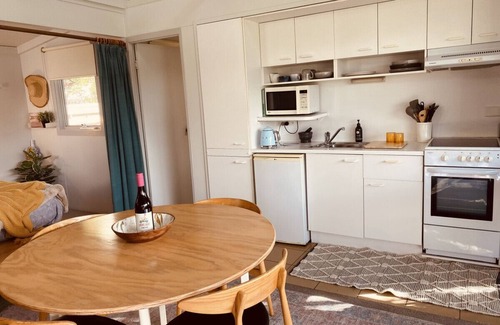 Apollo Bay Apartment | Apollo Bay Beach Bungalow - Couples Retreat