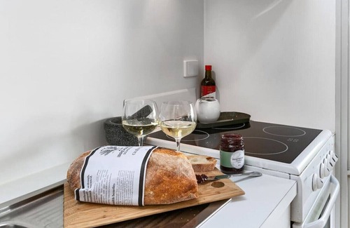 Apollo Bay Apartment | Apollo Bay Beach Bungalow - Couples Retreat