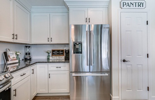 Apollo Beach House | Apollo Beach Oasis: Lanai + Heated Pool!