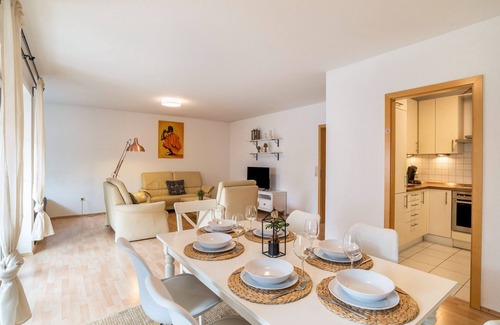 Oberderdingen Apartment | Aposto Apartment 2 with Balcony and Wi-Fi