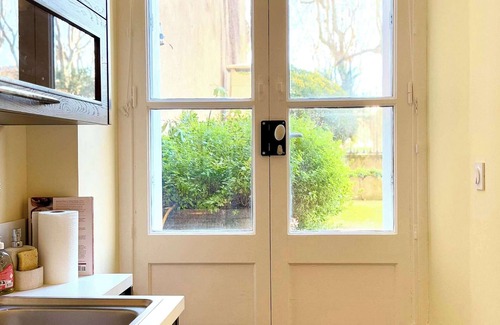 Bastide Saint-Louis Apartment | App. chic, private mansion, Carcassonne center