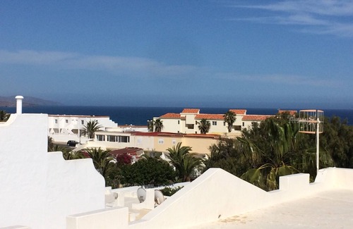 Bahia Calma Apartment | App. w. wonderful sea view- beach within walking distance- centrally located-WLAN -Netflix