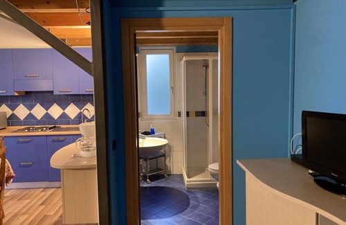 Malcesine Apartment | App with 2 ideal e rooms for 4 people with lake view and private parking space