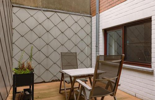 Ostend City Centre House | Appa - Beachfront & Harbour Stay with Balcony