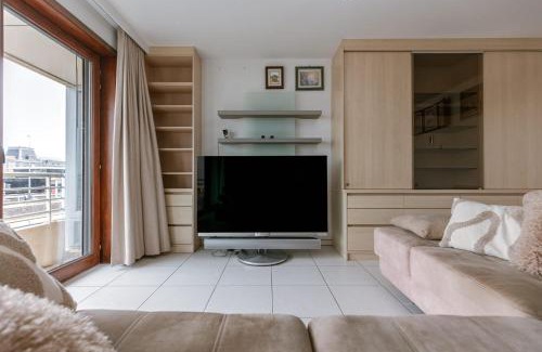 Ostend City Centre House | Appa - Beachfront & Harbour Stay with Balcony