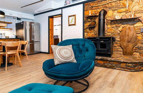 Franklin House | Appalachian hideaway